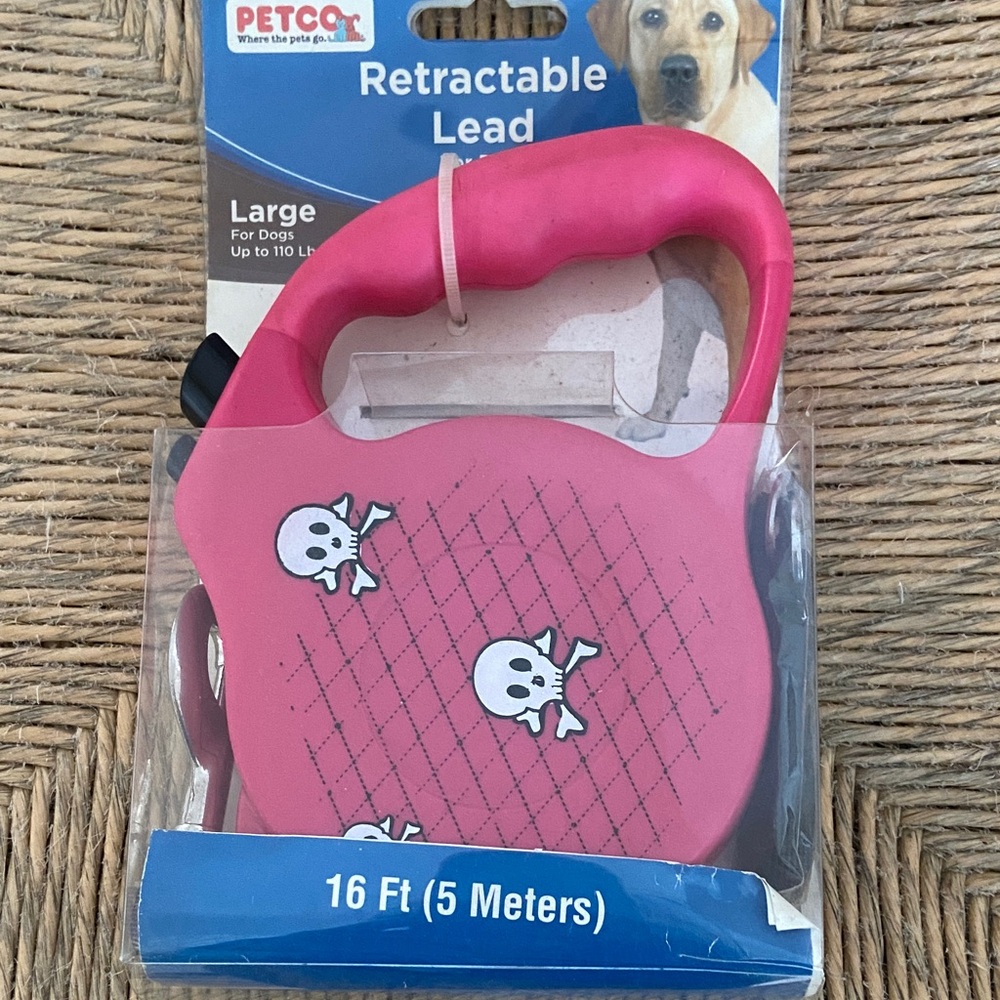 Petco Pink Retractable Dog Lead Skull and Bones Large up to 110lbs-16'